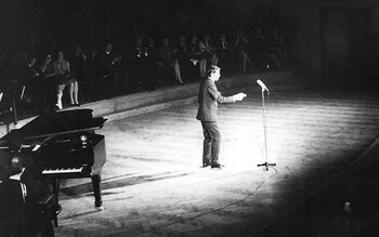 1953 – 1954 – Jacques Brel enregistre son 1er disque