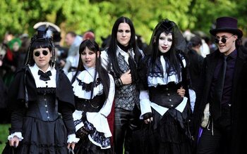 Initiation au gothique : vous avez envie de découvrir le gothique ? Voici les dix albums incontournables à avoir chez soi !