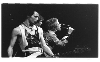 Sex Pistols – Anarchy in the UK