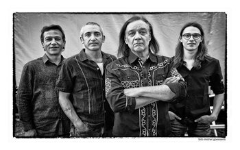 Nathan Goessens - drums bij Neal Black & The Healers