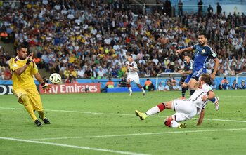 One day one goal: Götze terrasse l’Argentine en finale