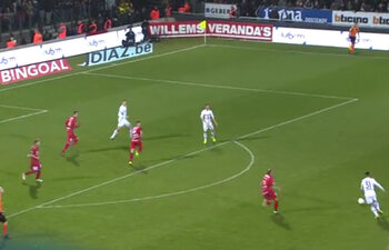18 décembre : Un direct du droit. Un autre du gauche. Youri Tielemans met Ostende K.O.