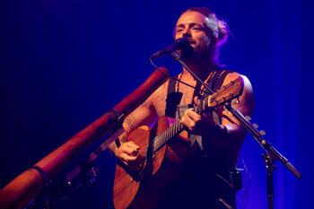 AB Canapé: les sonorités envoûtantes de Xavier Rudd