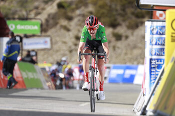 Beeld van de dag: ultieme aanval Tiesj Benoot