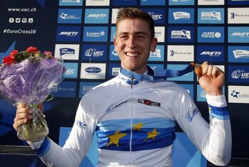 Euro de cyclocross : course au maillot blanc étoilé en Italie