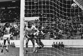 One day, one goal: d’un coup de talon, Madjer inscrit son nom dans l’histoire