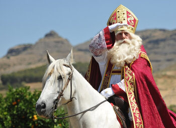 Hij komt, hij komt, de lieve goede Sint...