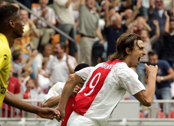 One day, one goal: Zlatan Ibrahimovic speelt NAC Breda op een hoopje