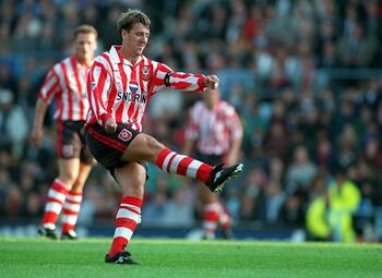 One day, one goal: Le Tissier veegt met enkele baltoetsen Newcastle van de mat