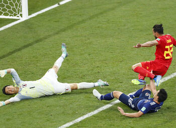 One day, one goal: Chadli rondt “counter van de eeuw” af