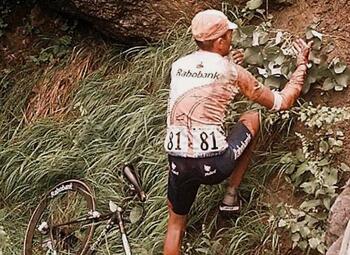 De duik van Johan Bruyneel en andere memorabele valpartijen in de Tour