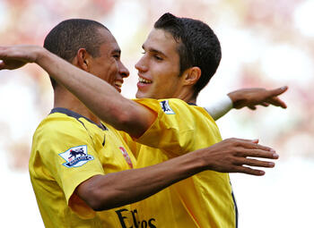 One day, one goal: Robin van Persie scoort zijn 'mooiste goal ooit' voor Arsenal