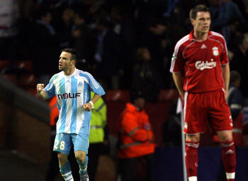 One day, one goal: Valbuena legt sfeervol Anfield Road het zwijgen op met winnende treffer