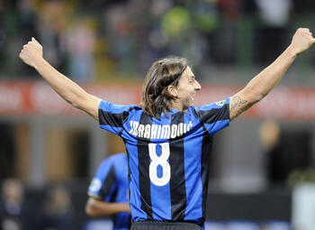 One day, one goal: Ibrahimovic tovert tot eigen verbazing tegen Bologna