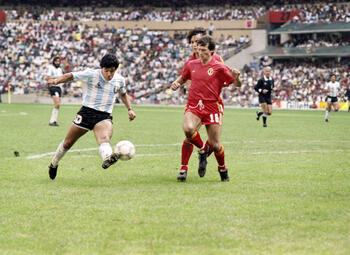 Diego Maradona wordt 60: de dag dat hij België op een hoopje speelde