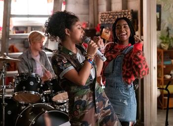 Nieuw op Netflix: de charmante tienerserie ‘Julie And The Phantoms’