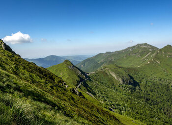 Faites connaissance avec le Puy Mary, la pyramide d'Auvergne