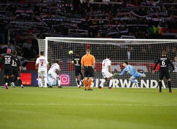 One day, one goal: de wel héél ongelukkige owngoal van pechvogel Daniel Congré tegen PSG