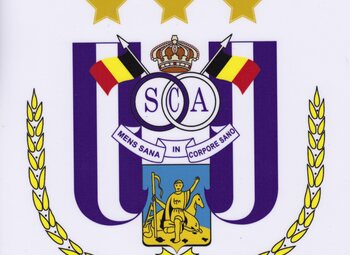 On this day: RSC Anderlecht wordt boven de doopvont gehouden