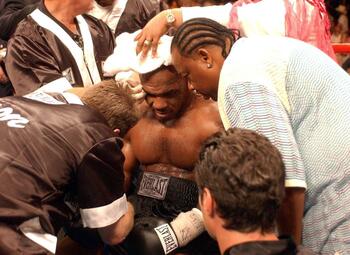 Het hoogtepunt uit Mike Tysons carrière: de wraak op Larry Holmes