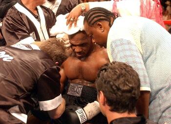 Le point d’orgue de la carrière de Mike Tyson : la revanche sur Larry Holmes