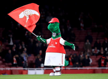 Arsenal vire sa mascotte qui s'envole pour Séville