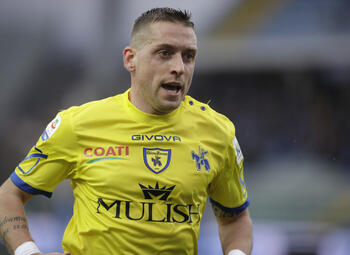 One day, one goal: Emanuele Giaccherini scoort een van de meest bizarre owngoals ooit