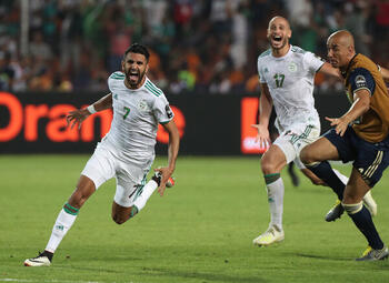 One day, one goal: Riyad Mahrez trapt Algerije op geweldige wijze naar finale Afrika Cup