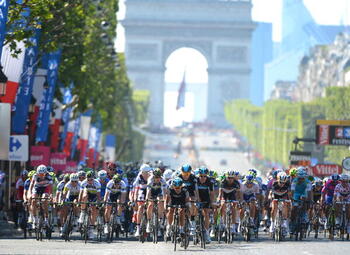 Waarom de laatste etappe van de Tour altijd eindigt in een massasprint