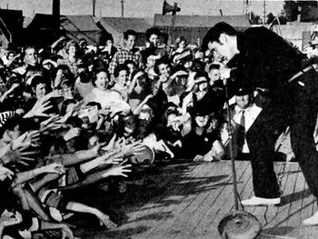 Elvis Presley - I Can't Help Falling In Love With You