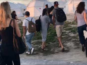 Fyre: The Greatest Party That Never Happened