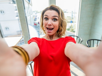 Help, mijn borsten staan online – voorjaar 2020 nieuw op Vier