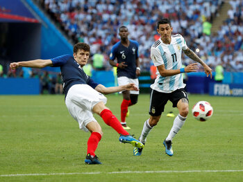 One day, one goal: de raket van Benjamin Pavard bevrijdt Frankrijk