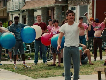 Teddy uit Bad Neighbors
