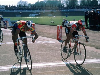 On this day: Eddy Planckaert remporte Paris-Roubaix sur le plus petit écart