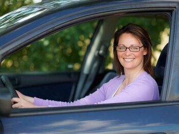 Ouvrir la fenêtre ou mettre la clim dans la voiture ?