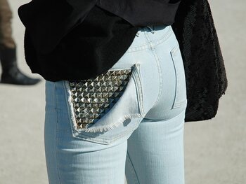 Poche cloutée