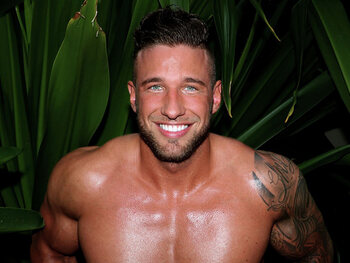 Alex uit Temptation Island deelde klappen uit op straat