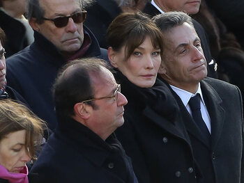 Carla Bruni en veut toujours à François Hollande : "C'est mal élevé les pingouins"