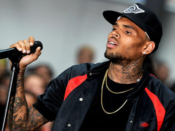 Chris Brown, vriend en lijfwacht weer vrijgelaten