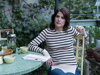 Cobie Smulders is Lisa