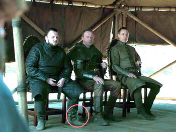 Na de koffiebeker het flesje water in Game Of Thrones
