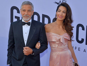 George Clooney betrokken bij ongeval met scooter op Sardinië