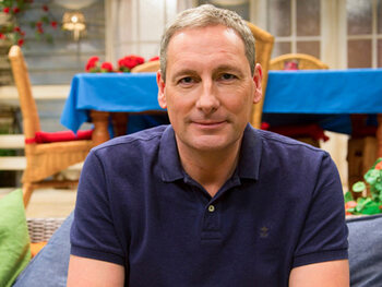 Gert Verhulst en James Cooke nemen het op tegen Bekende Nederlanders in nieuwe show