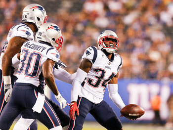 Le geste de la semaine - L'interception à une main de J.C. Jackson (New England Patriots)
