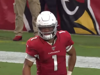 De beweging van de week – Kyler Murray 'sacked' door een ploegmaat