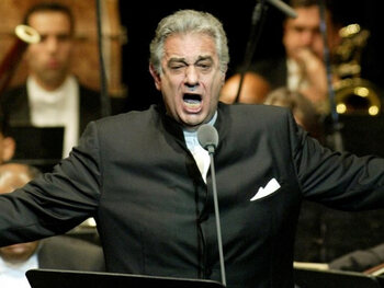 Placido Domingo in nauwe schoentjes nadat verschillende vrouwen hem beschuldigen van ongewenst seksueel gedrag