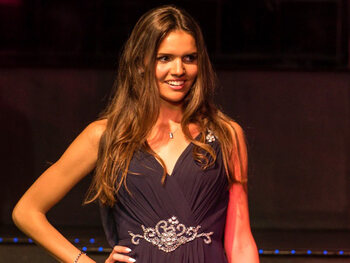 Hacker beloofde 10 000ste volger date met Romanie Schotte