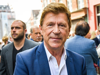 Jo Vally biecht jarenlang overspel op