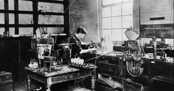 3. Thomas Edison is de uitvinder van de gloeilamp